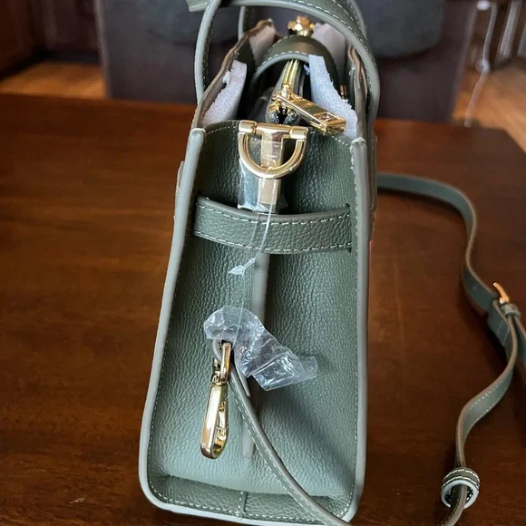 Quince Triple Compartment Italian Leather bag - Picture 4 of 12